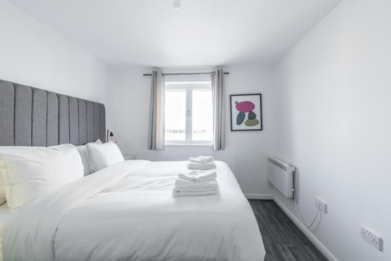 Suites By Rehoboth - Abbey Wood Station - London Zone 4 외부 사진