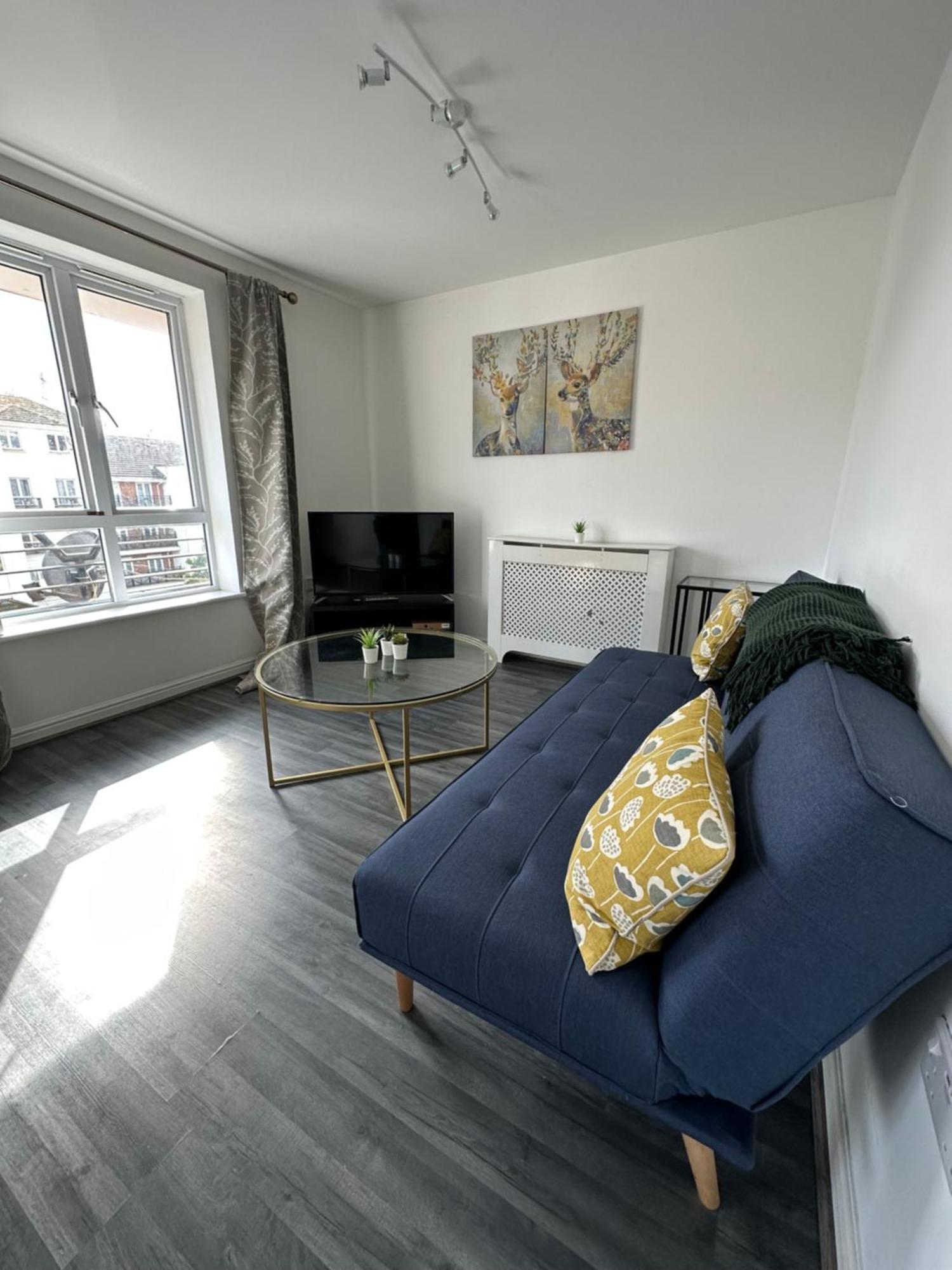 Suites By Rehoboth - Abbey Wood Station - London Zone 4 외부 사진