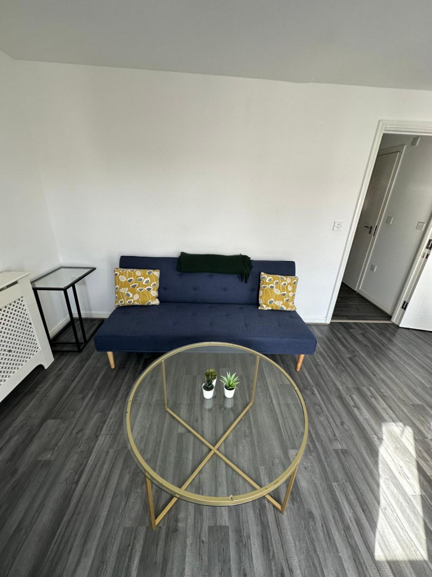 Suites By Rehoboth - Abbey Wood Station - London Zone 4 외부 사진