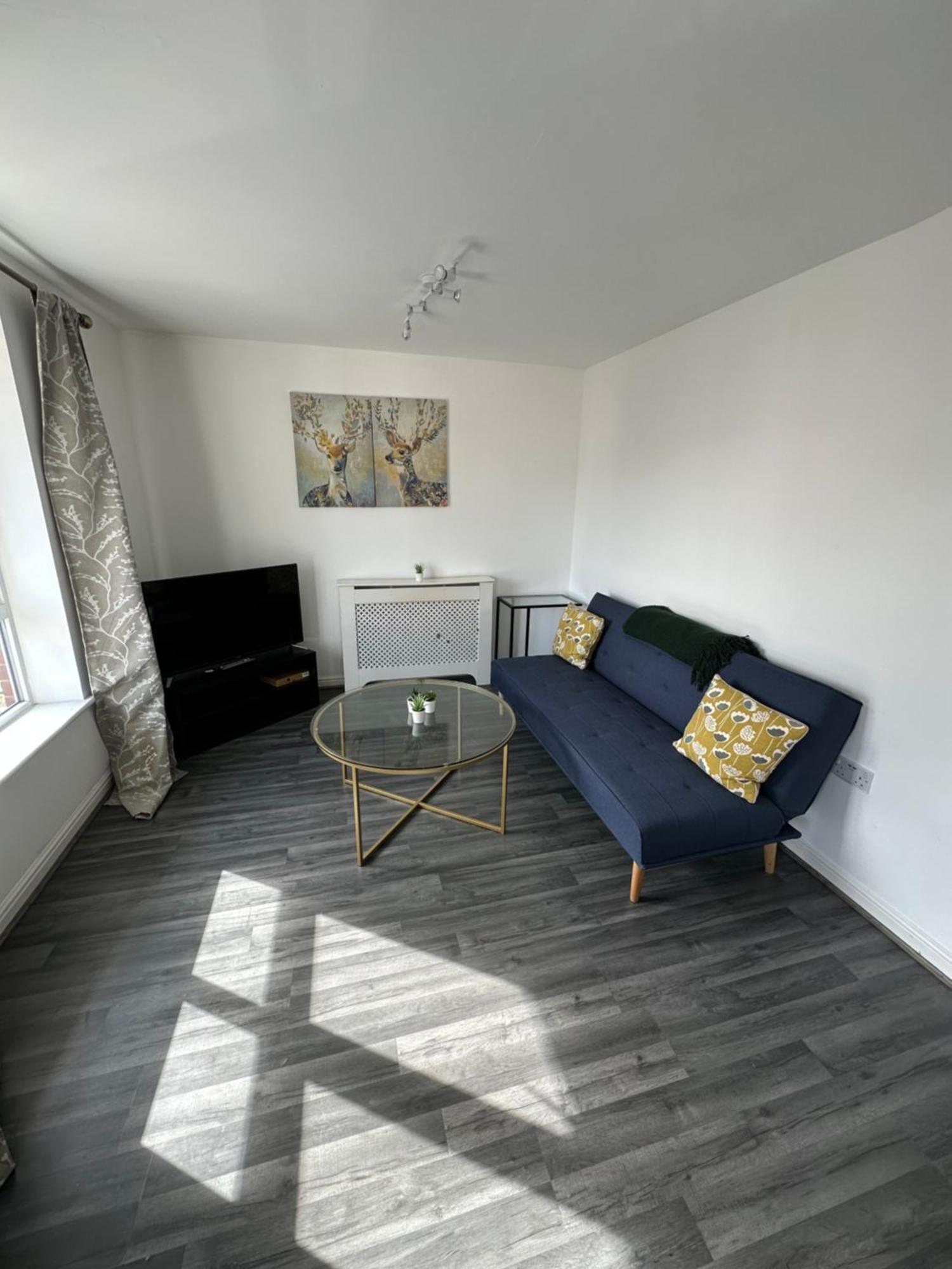 Suites By Rehoboth - Abbey Wood Station - London Zone 4 외부 사진